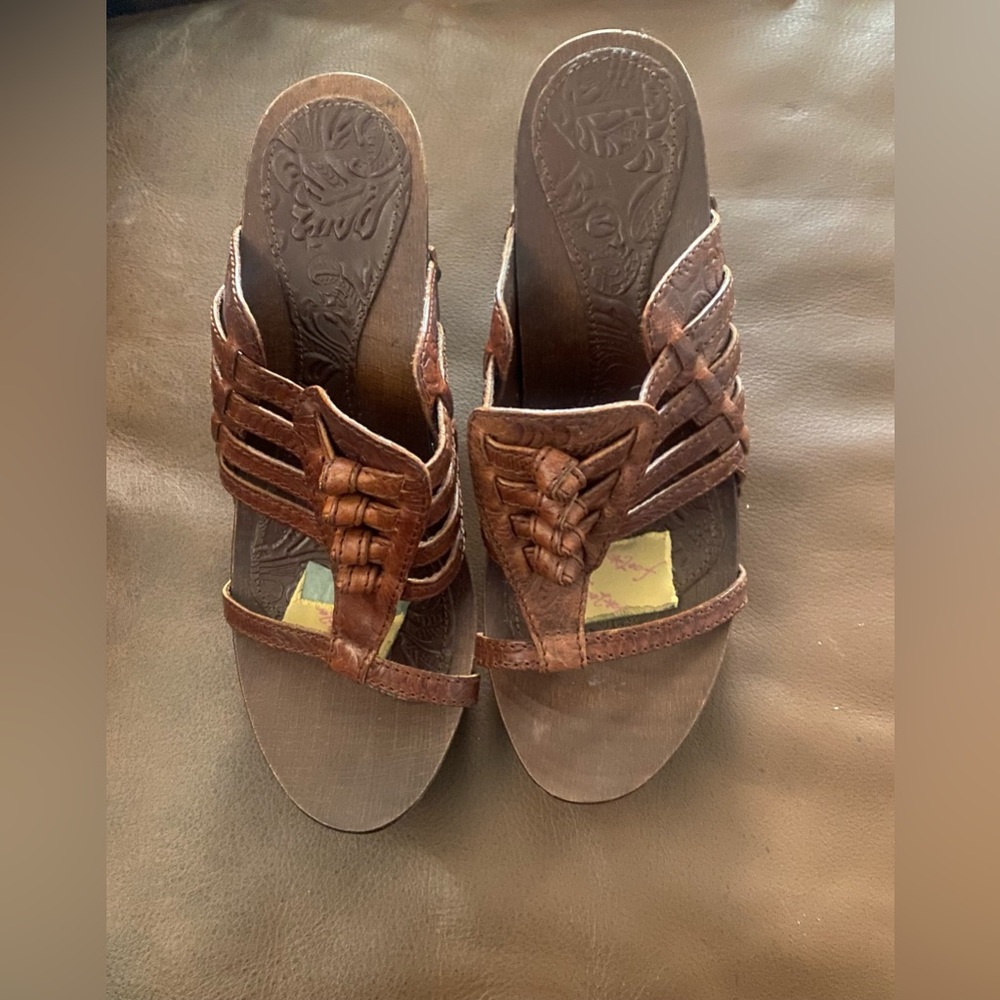 Dior Wood And Leather heels are a size 8. - Picture 5 of 11